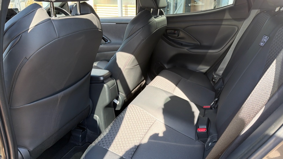 Toyota Yaris 1.5 Hybrid Excel 5dr CVT Hybrid Hatchback - Image 15