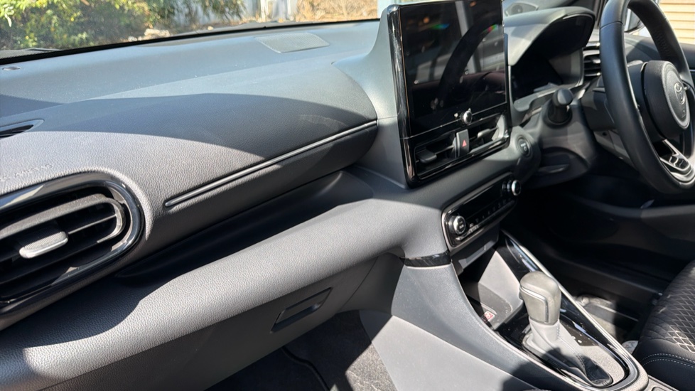 Toyota Yaris 1.5 Hybrid Excel 5dr CVT Hybrid Hatchback - Image 16