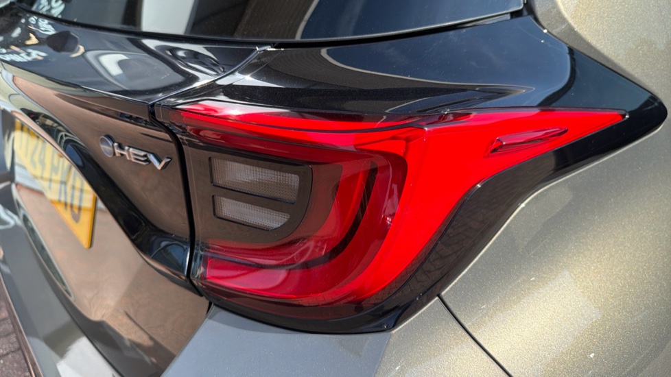 Toyota Yaris 1.5 Hybrid Excel 5dr CVT Hybrid Hatchback - Image 21