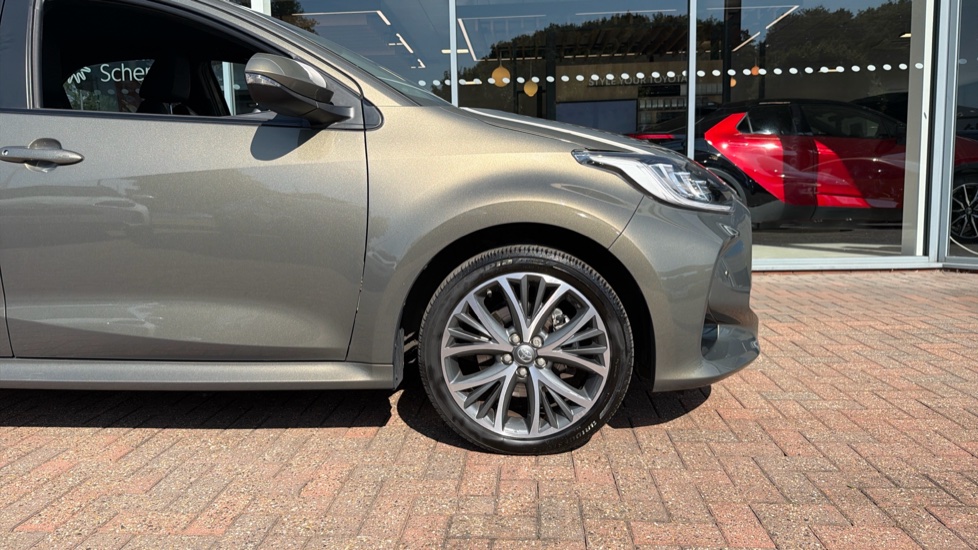 Toyota Yaris 1.5 Hybrid Excel 5dr CVT Hybrid Hatchback - Image 25