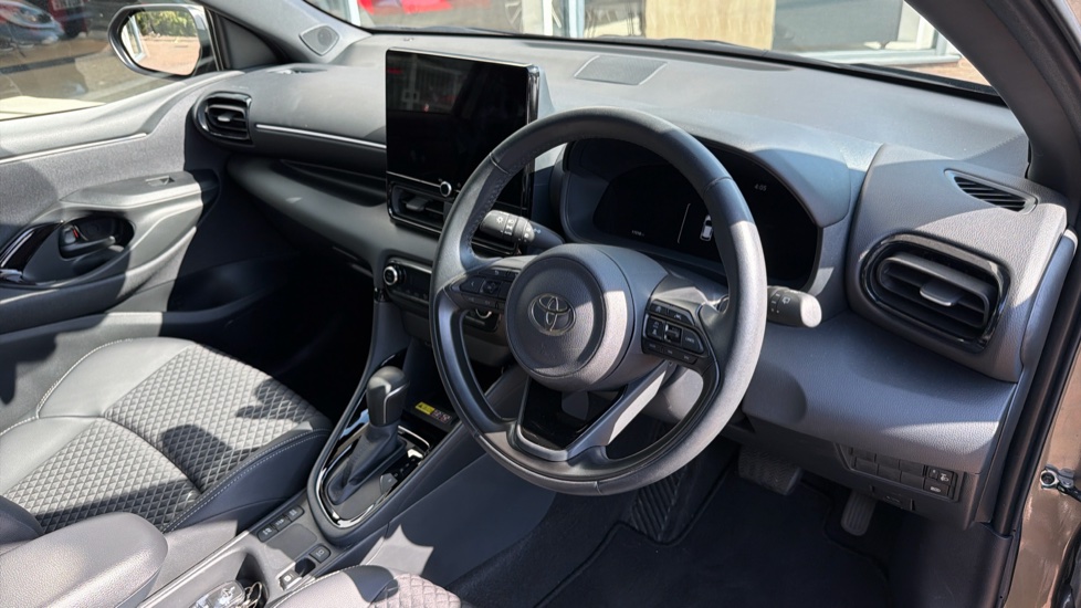 Toyota Yaris 1.5 Hybrid Excel 5dr CVT Hybrid Hatchback - Image 34