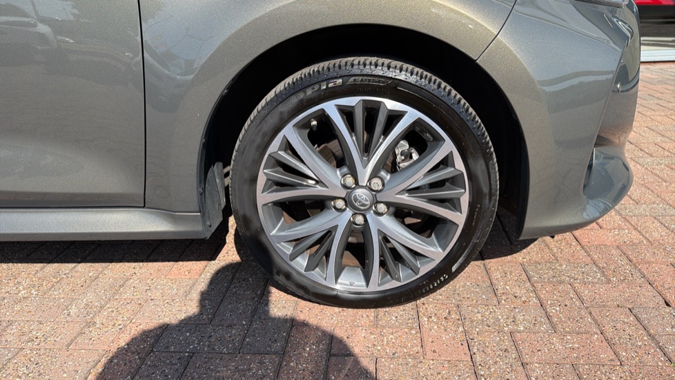 Toyota Yaris 1.5 Hybrid Excel 5dr CVT Hybrid Hatchback - Image 40