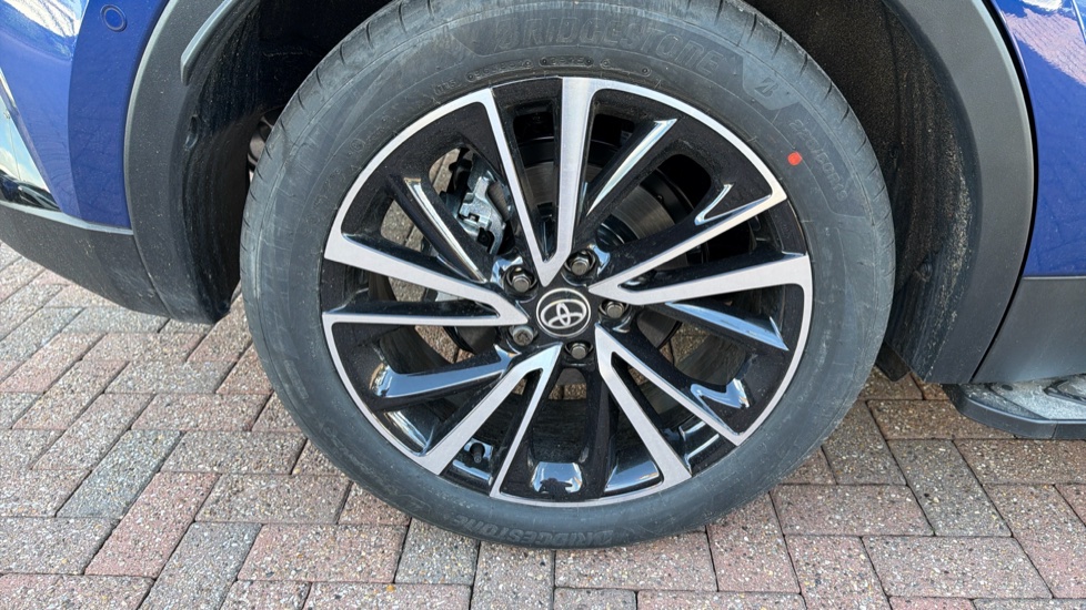 Toyota C-HR 1.8 Hybrid Excel 5dr CVT Hybrid Hatchback - Image 39