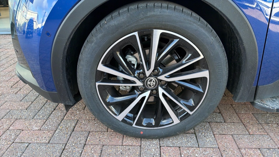Toyota C-HR 1.8 Hybrid Excel 5dr CVT Hybrid Hatchback - Image 40