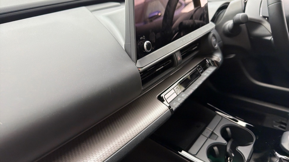 Toyota Prius 2.0 PHEV Design 5dr CVT Hatchback - Image 16