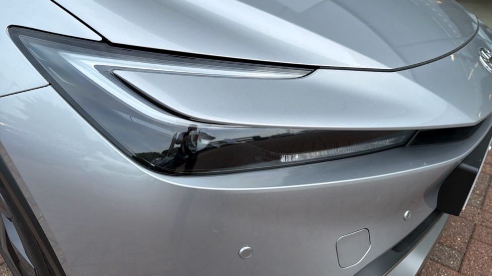 Toyota Prius 2.0 PHEV Design 5dr CVT Hatchback - Image 20