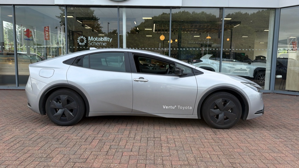 Toyota Prius 2.0 PHEV Design 5dr CVT Hatchback - Image 23