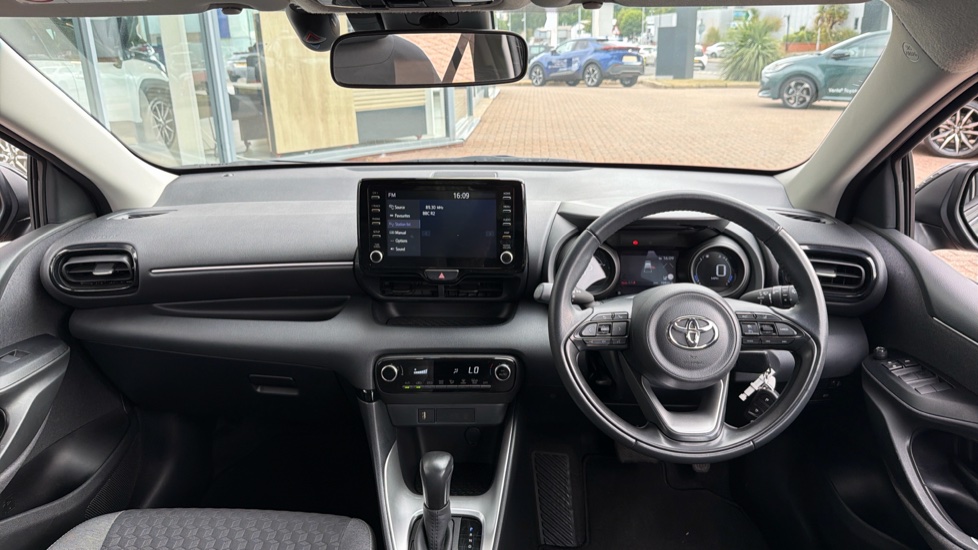 Toyota Yaris 1.5 Hybrid Design 5dr CVT Hybrid Hatchback - Image 6