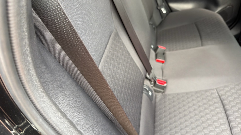 Toyota Yaris 1.5 Hybrid Design 5dr CVT Hybrid Hatchback - Image 14