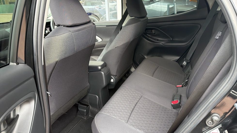Toyota Yaris 1.5 Hybrid Design 5dr CVT Hybrid Hatchback - Image 15