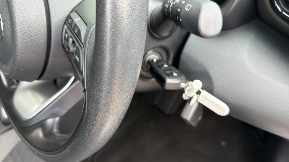 Toyota Yaris 1.5 Hybrid Design 5dr CVT Hybrid Hatchback - Image 16