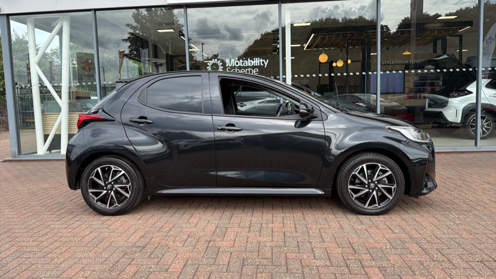 Toyota Yaris 1.5 Hybrid Design 5dr CVT Hybrid Hatchback - Image 23