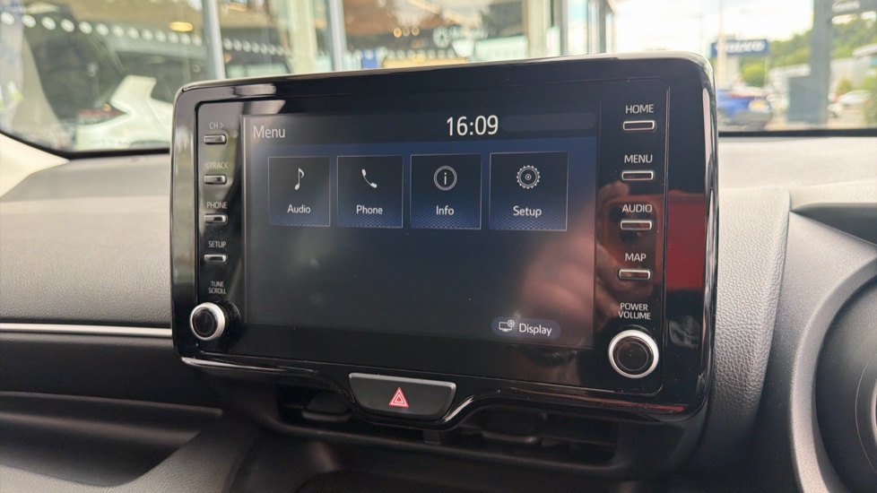 Toyota Yaris 1.5 Hybrid Design 5dr CVT Hybrid Hatchback - Image 31