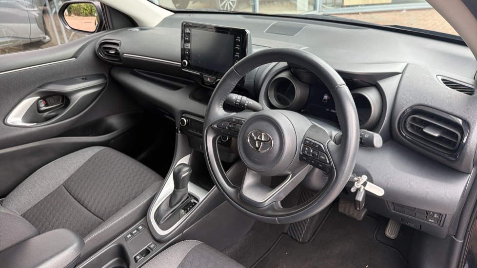 Toyota Yaris 1.5 Hybrid Design 5dr CVT Hybrid Hatchback - Image 34