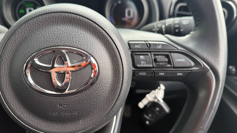 Toyota Yaris 1.5 Hybrid Design 5dr CVT Hybrid Hatchback - Image 37
