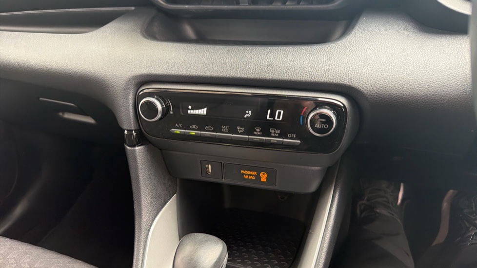 Toyota Yaris 1.5 Hybrid Design 5dr CVT Hybrid Hatchback - Image 38