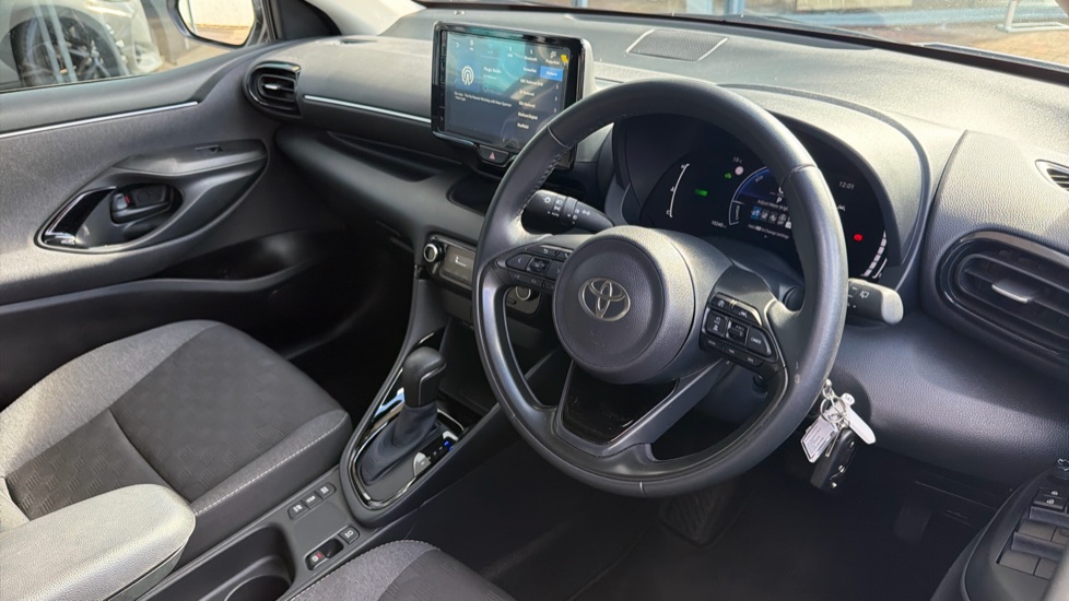 Toyota Yaris 1.5 Hybrid Design 5dr CVT Hybrid Hatchback - Image 6