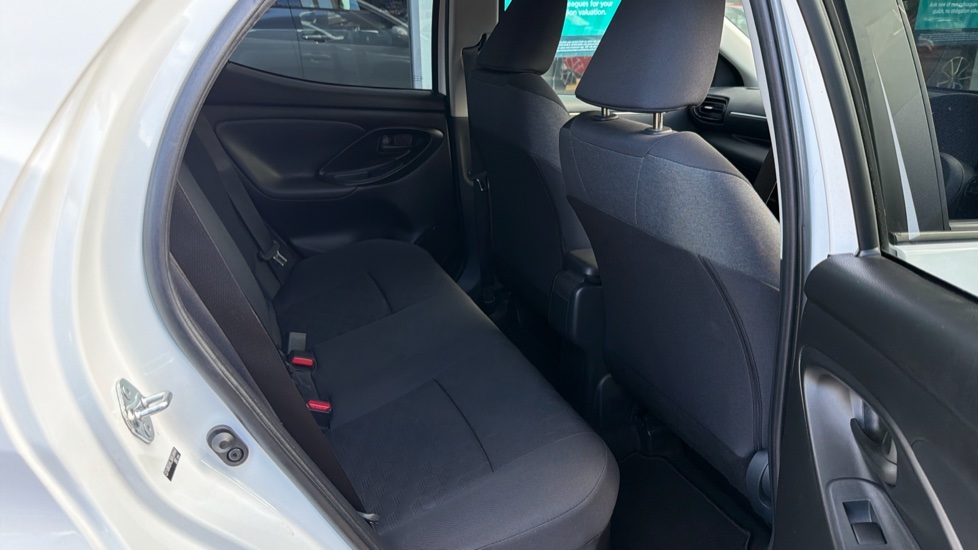 Toyota Yaris 1.5 Hybrid Design 5dr CVT Hybrid Hatchback - Image 8