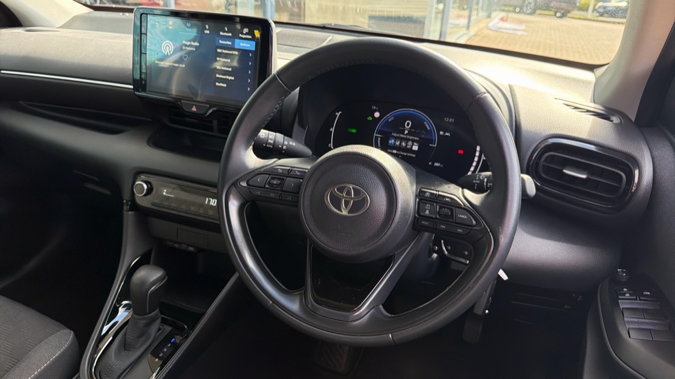 Toyota Yaris 1.5 Hybrid Design 5dr CVT Hybrid Hatchback - Image 10