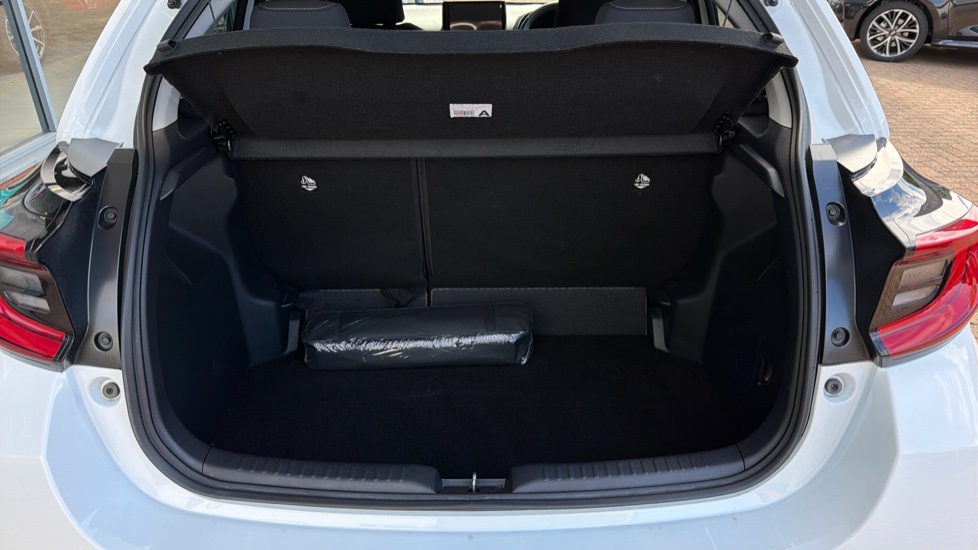 Toyota Yaris 1.5 Hybrid Design 5dr CVT Hybrid Hatchback - Image 13