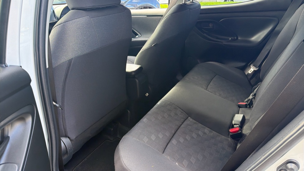 Toyota Yaris 1.5 Hybrid Design 5dr CVT Hybrid Hatchback - Image 15
