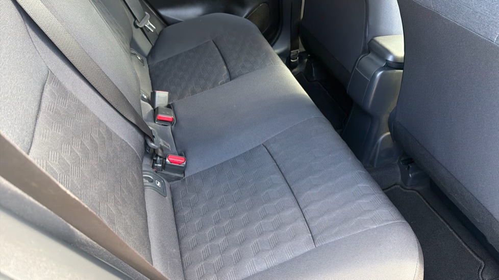 Toyota Yaris 1.5 Hybrid Design 5dr CVT Hybrid Hatchback - Image 17