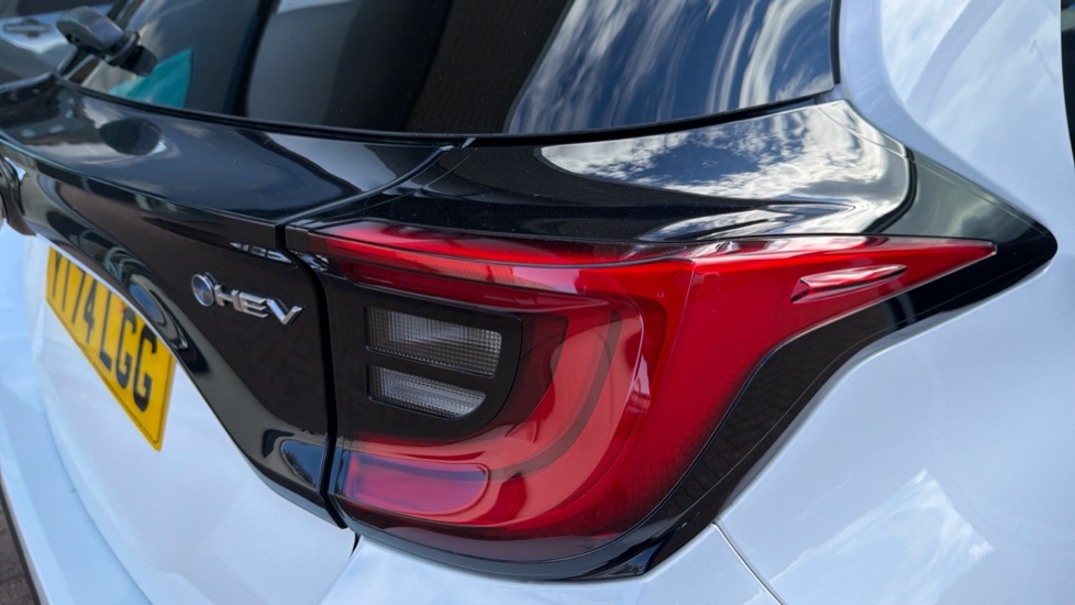 Toyota Yaris 1.5 Hybrid Design 5dr CVT Hybrid Hatchback - Image 21