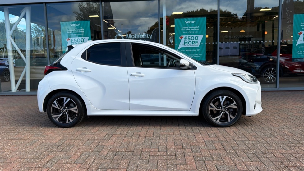 Toyota Yaris 1.5 Hybrid Design 5dr CVT Hybrid Hatchback - Image 23