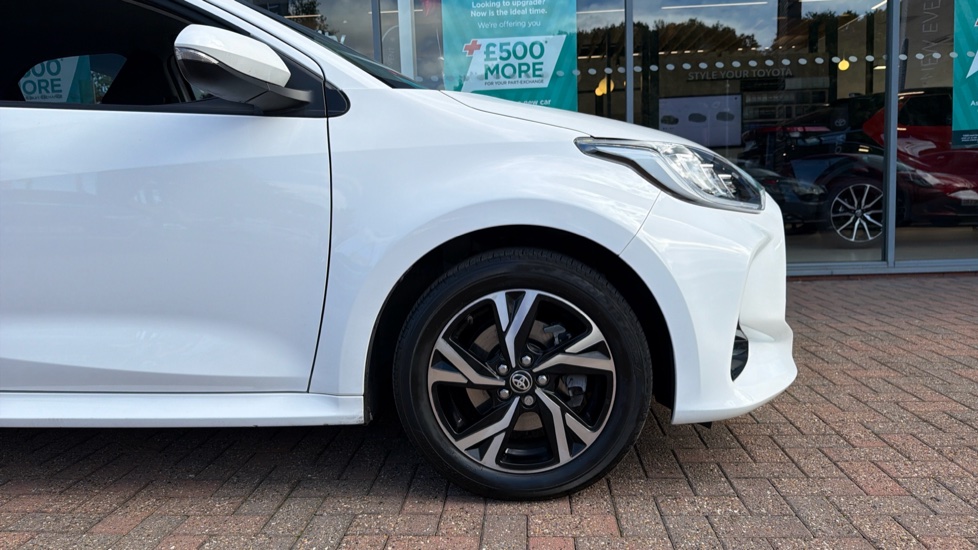 Toyota Yaris 1.5 Hybrid Design 5dr CVT Hybrid Hatchback - Image 25