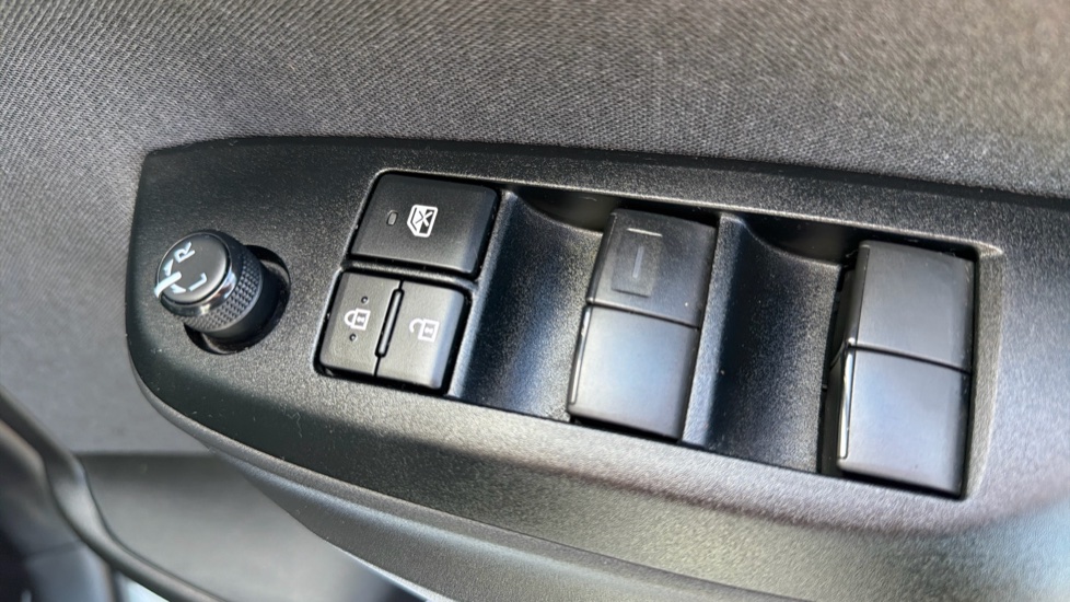Toyota Yaris 1.5 Hybrid Design 5dr CVT Hybrid Hatchback - Image 35
