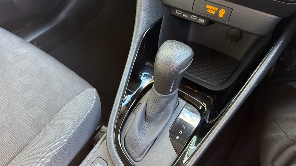 Toyota Yaris 1.5 Hybrid Design 5dr CVT Hybrid Hatchback - Image 39