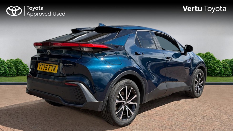 Toyota C-HR 2.0 PHEV Design 5dr CVT Hatchback - Image 2