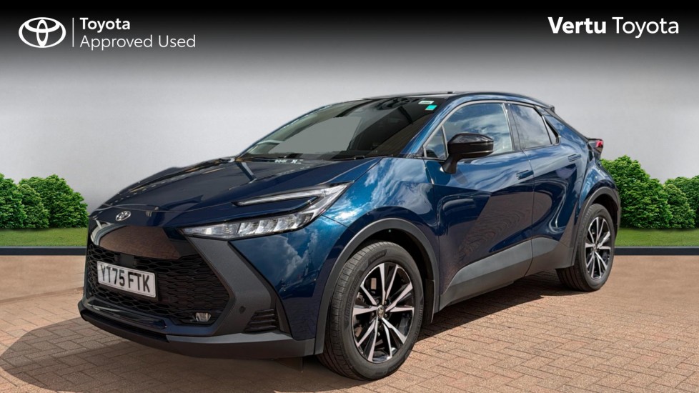 Toyota C-HR 2.0 PHEV Design 5dr CVT Hatchback - Image 3