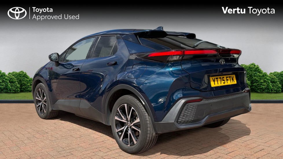 Toyota C-HR 2.0 PHEV Design 5dr CVT Hatchback - Image 4