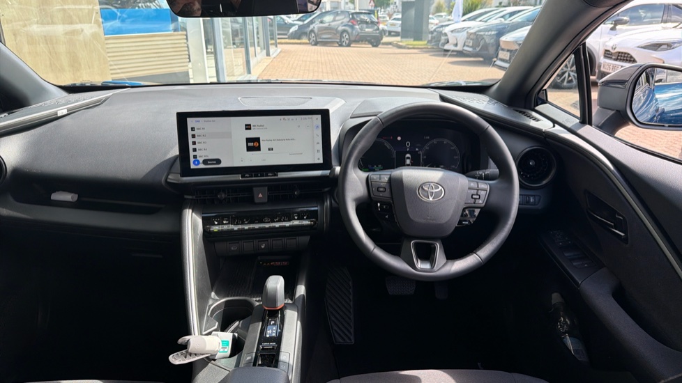 Toyota C-HR 2.0 PHEV Design 5dr CVT Hatchback - Image 6