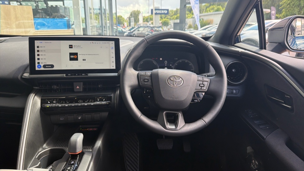 Toyota C-HR 2.0 PHEV Design 5dr CVT Hatchback - Image 10