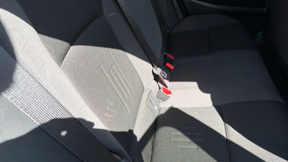 Toyota C-HR 2.0 PHEV Design 5dr CVT Hatchback - Image 14