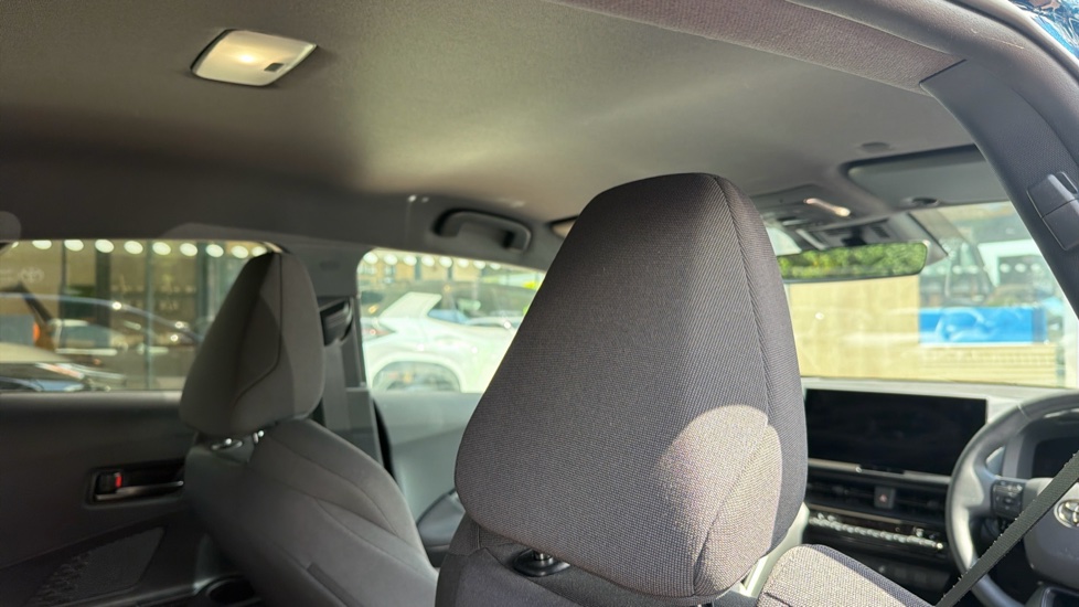 Toyota C-HR 2.0 PHEV Design 5dr CVT Hatchback - Image 19