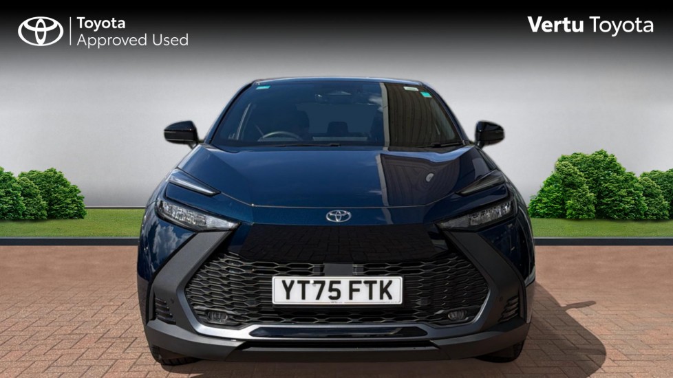 Toyota C-HR 2.0 PHEV Design 5dr CVT Hatchback - Image 22
