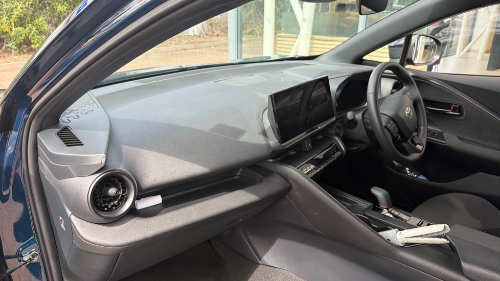 Toyota C-HR 2.0 PHEV Design 5dr CVT Hatchback - Image 44