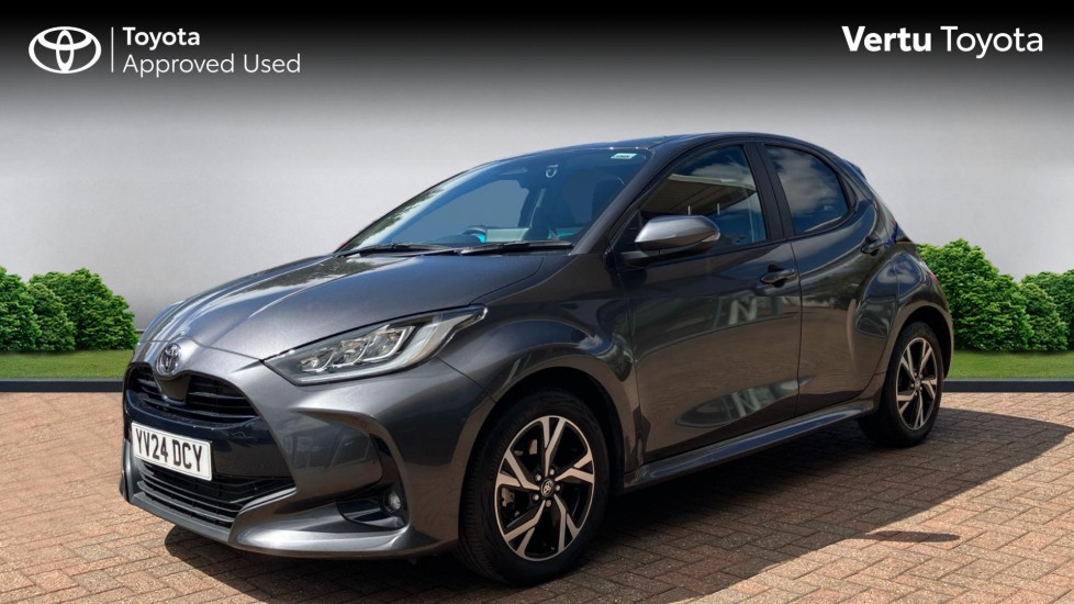 Toyota Yaris 1.5 Hybrid Design 5dr CVT Hybrid Hatchback - Image 3