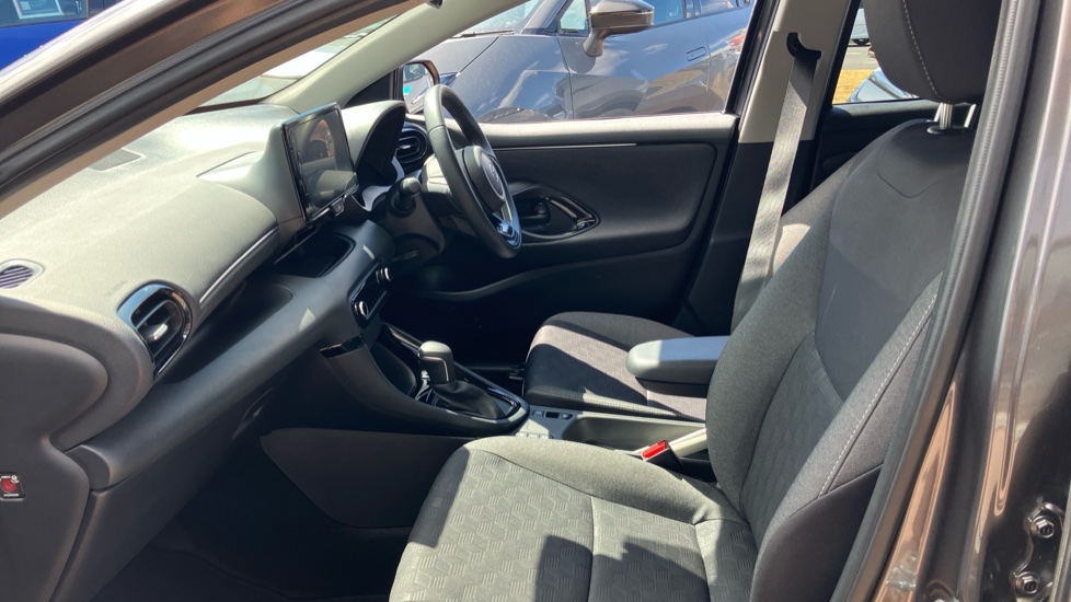 Toyota Yaris 1.5 Hybrid Design 5dr CVT Hybrid Hatchback - Image 5