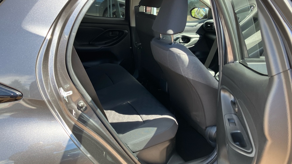 Toyota Yaris 1.5 Hybrid Design 5dr CVT Hybrid Hatchback - Image 8