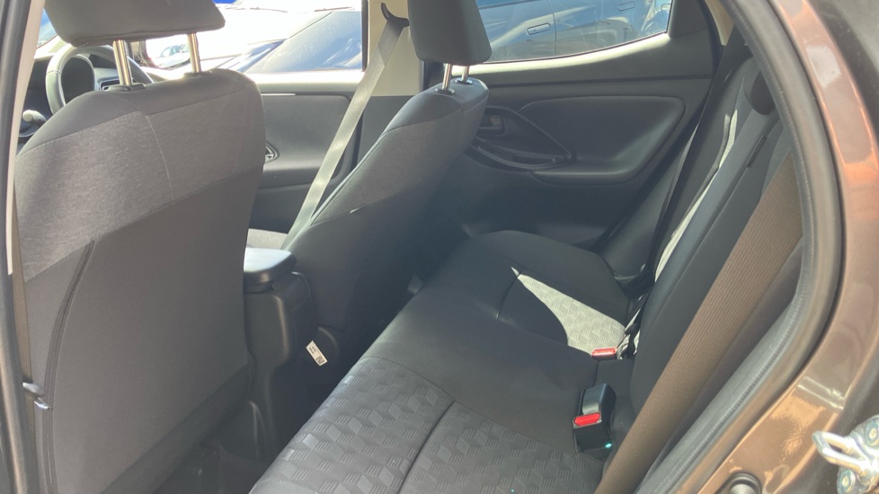 Toyota Yaris 1.5 Hybrid Design 5dr CVT Hybrid Hatchback - Image 15