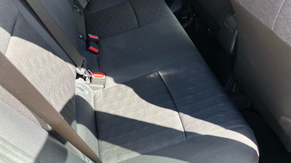 Toyota Yaris 1.5 Hybrid Design 5dr CVT Hybrid Hatchback - Image 17