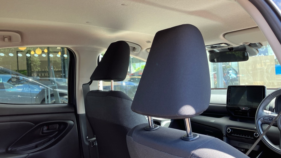 Toyota Yaris 1.5 Hybrid Design 5dr CVT Hybrid Hatchback - Image 19