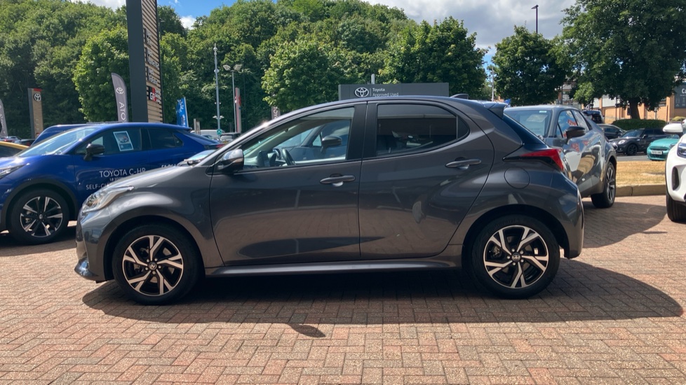 Toyota Yaris 1.5 Hybrid Design 5dr CVT Hybrid Hatchback - Image 24