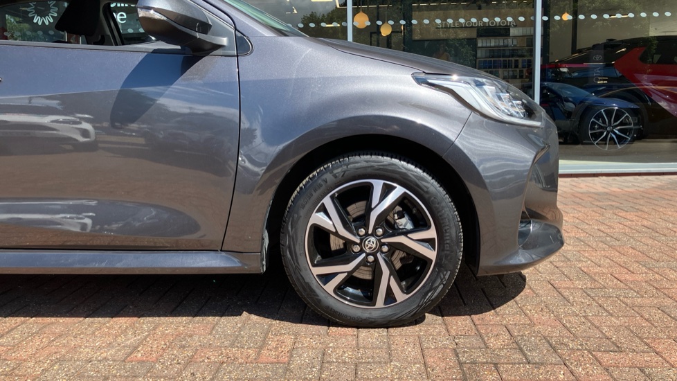Toyota Yaris 1.5 Hybrid Design 5dr CVT Hybrid Hatchback - Image 25