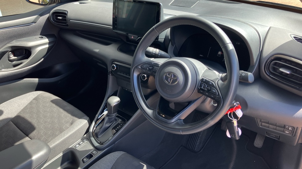 Toyota Yaris 1.5 Hybrid Design 5dr CVT Hybrid Hatchback - Image 34