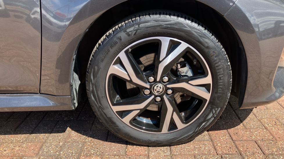 Toyota Yaris 1.5 Hybrid Design 5dr CVT Hybrid Hatchback - Image 40